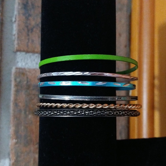 80 style bangle bracelet lot - Picture 1 of 8